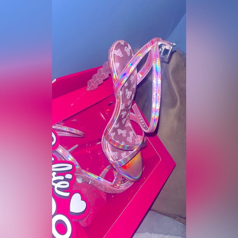 Look at my Barbie heels 😍😍